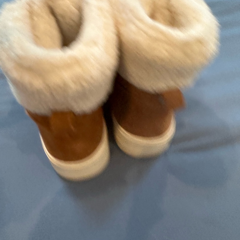 Boots - Picture 2 of 4